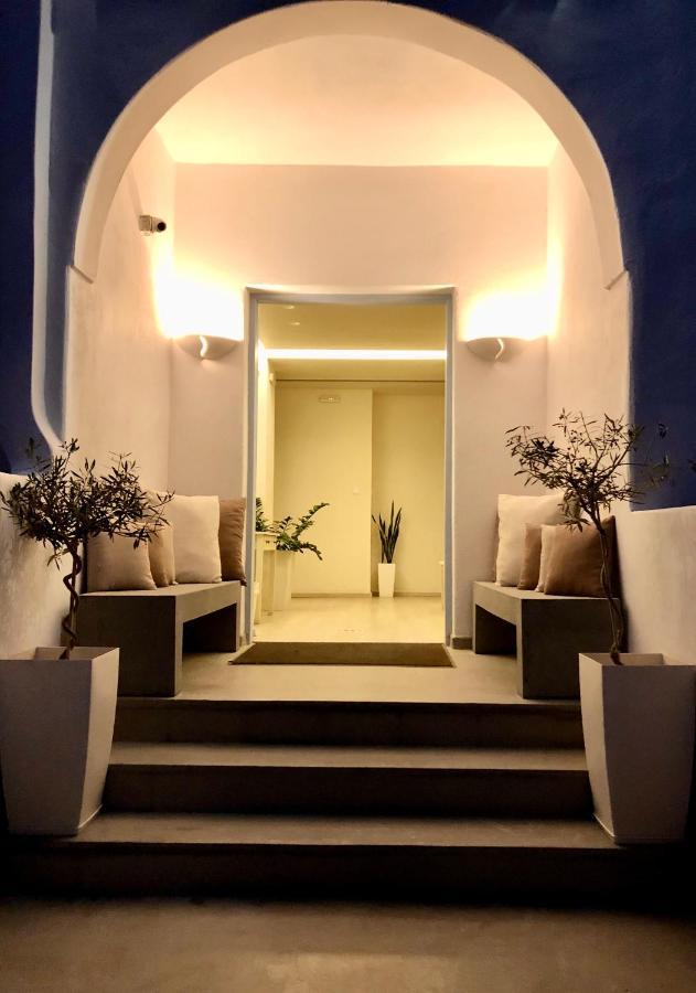 Light Blue Window Kamari Apartment Exterior foto