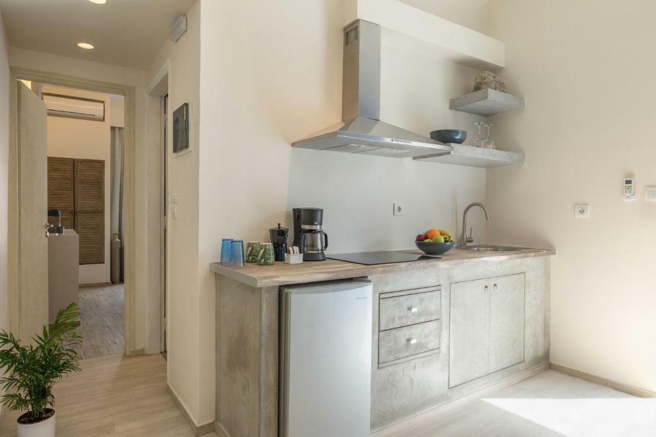 Light Blue Window Kamari Apartment Exterior foto