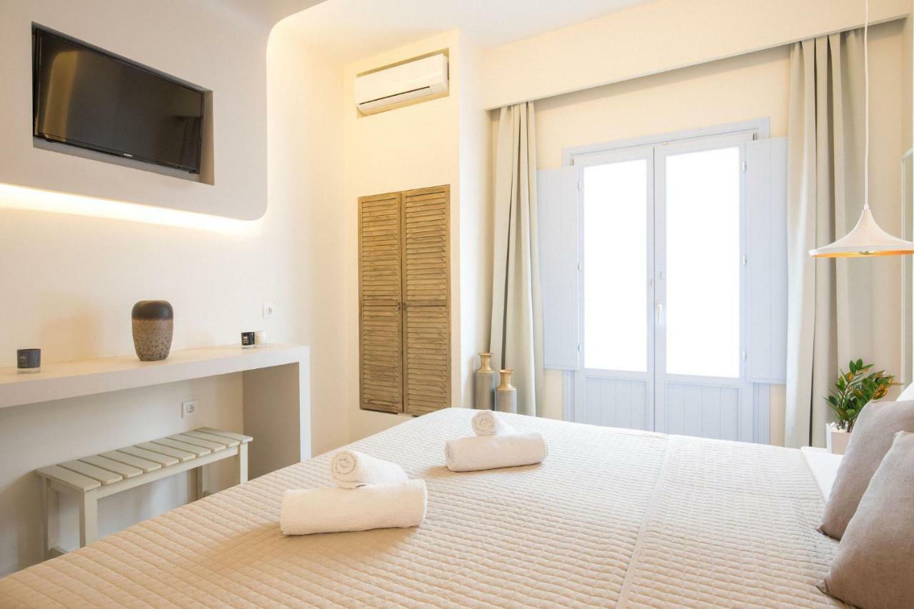 Light Blue Window Kamari Apartment Exterior foto