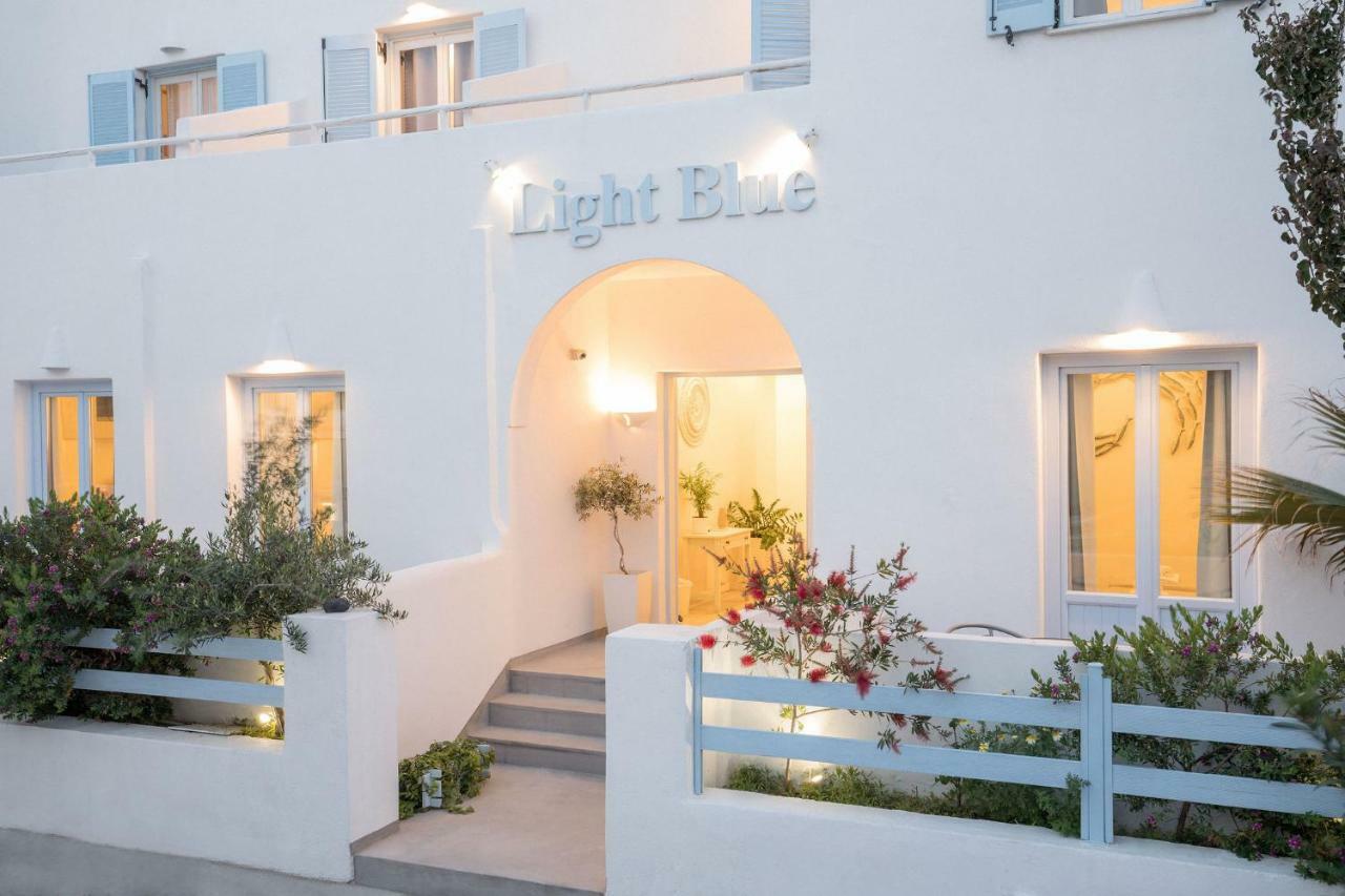 Light Blue Window Kamari Apartment Exterior foto